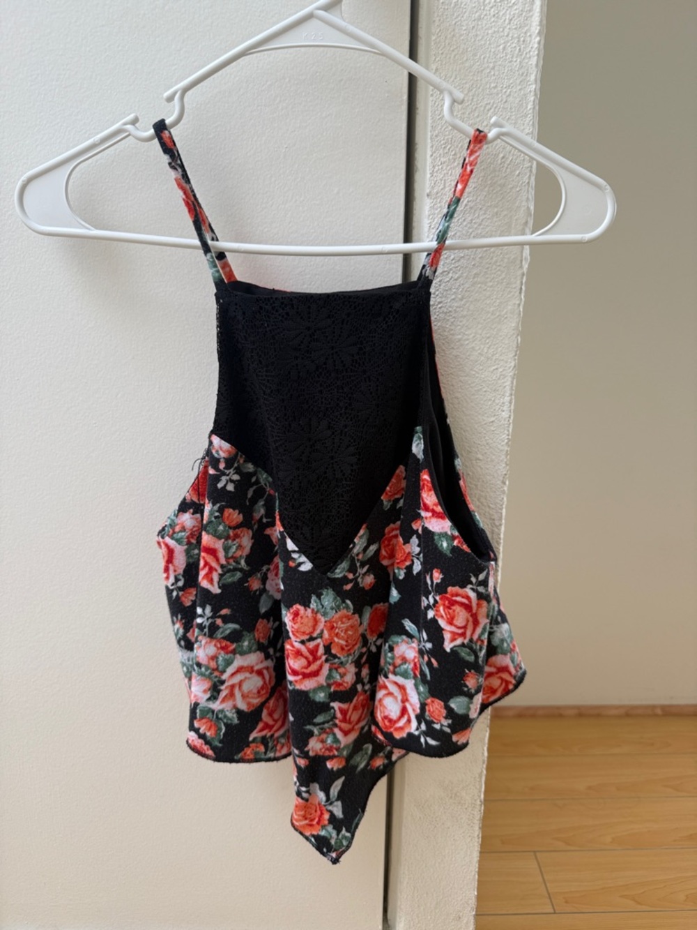 Fun triangle top